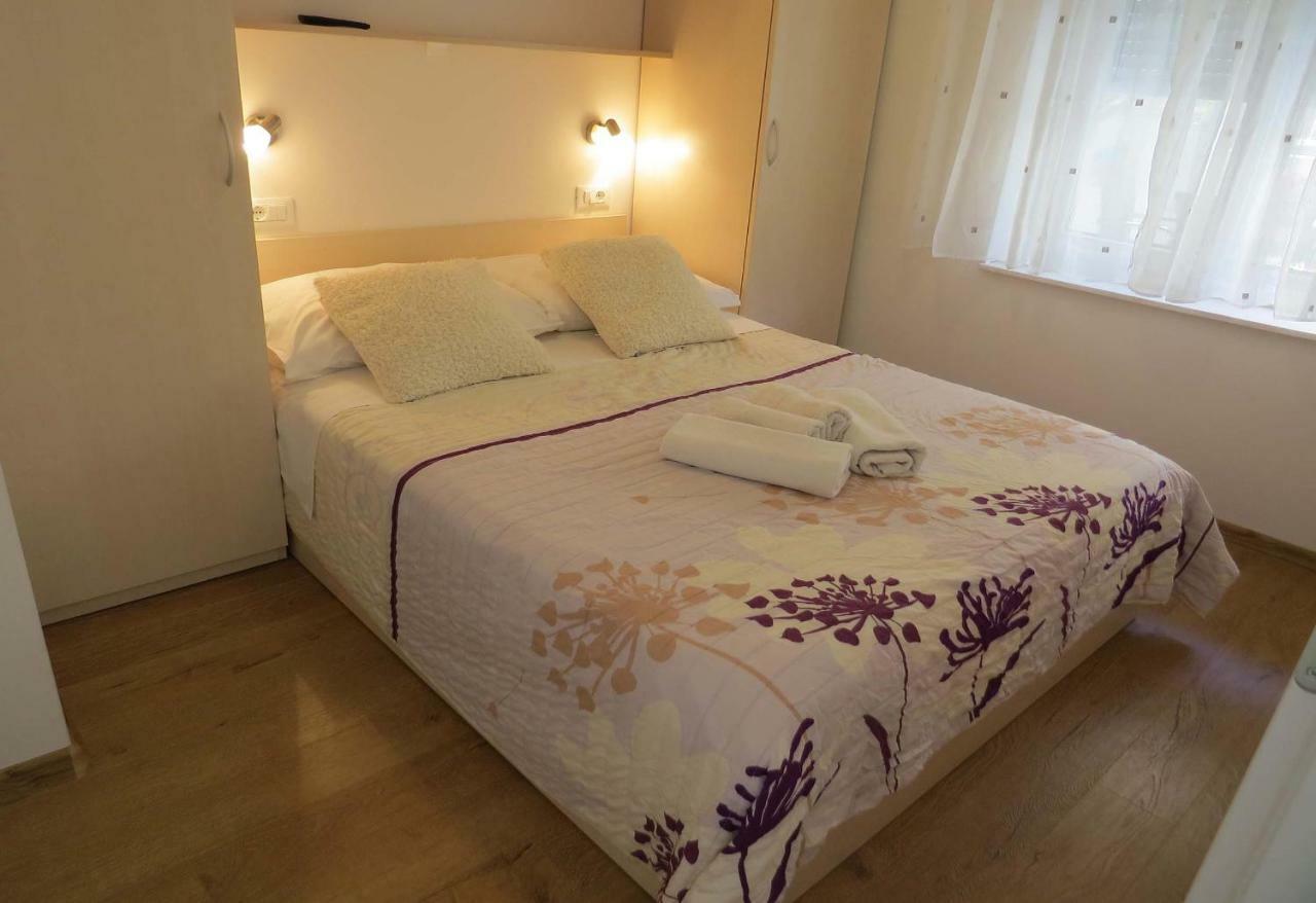 Apartman Jakir Baška Voda Esterno foto